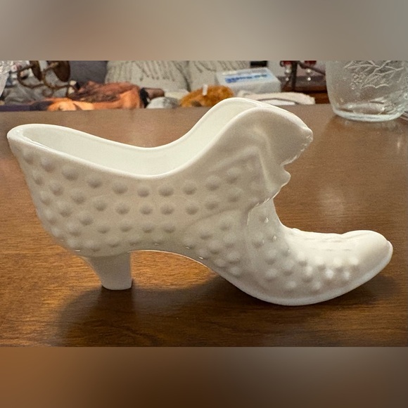 Vintage Fenton Hobnail Milk Glass Shoe - Picture 2 of 3